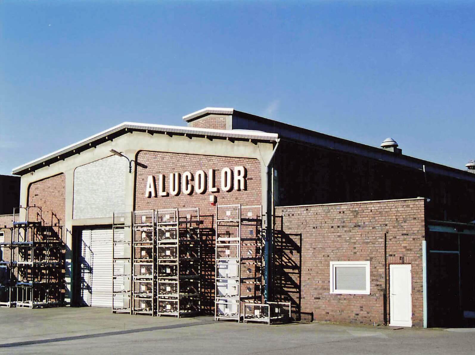 Gewerbliche Nutzung des Grundstücks durch die Firma Alucolor